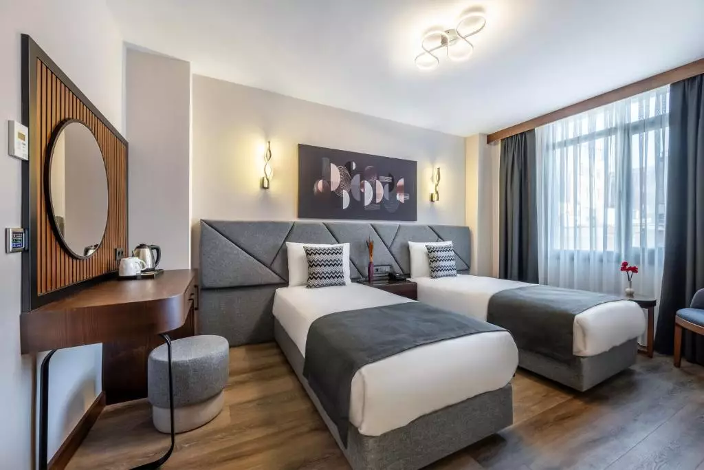 اتاق 2هتل بریستول استانبول